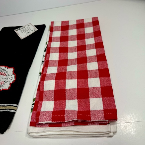 NWT. DII Italiano Dishtowel kitchen tow Set of 2 and set of 1 black towel. - Picture 10 of 13